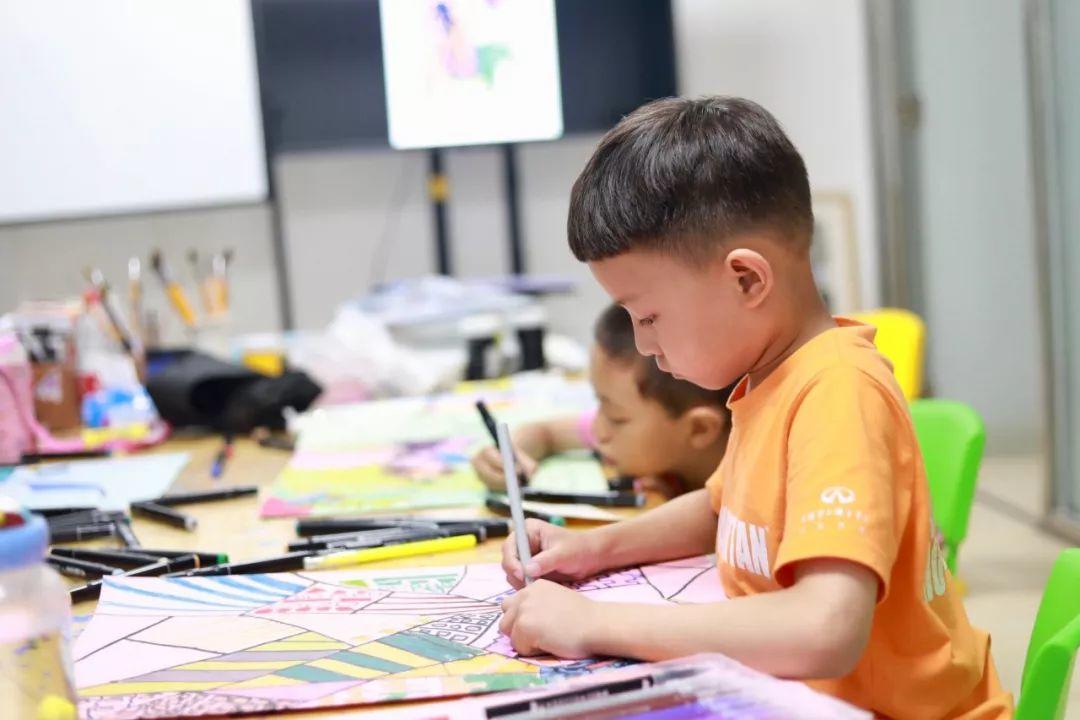 给孩子的24堂趣味绘画启蒙课：趣味故事+大师艺术课双效训练，激发孩子想象力和创造力-第2张图片-爱课啦